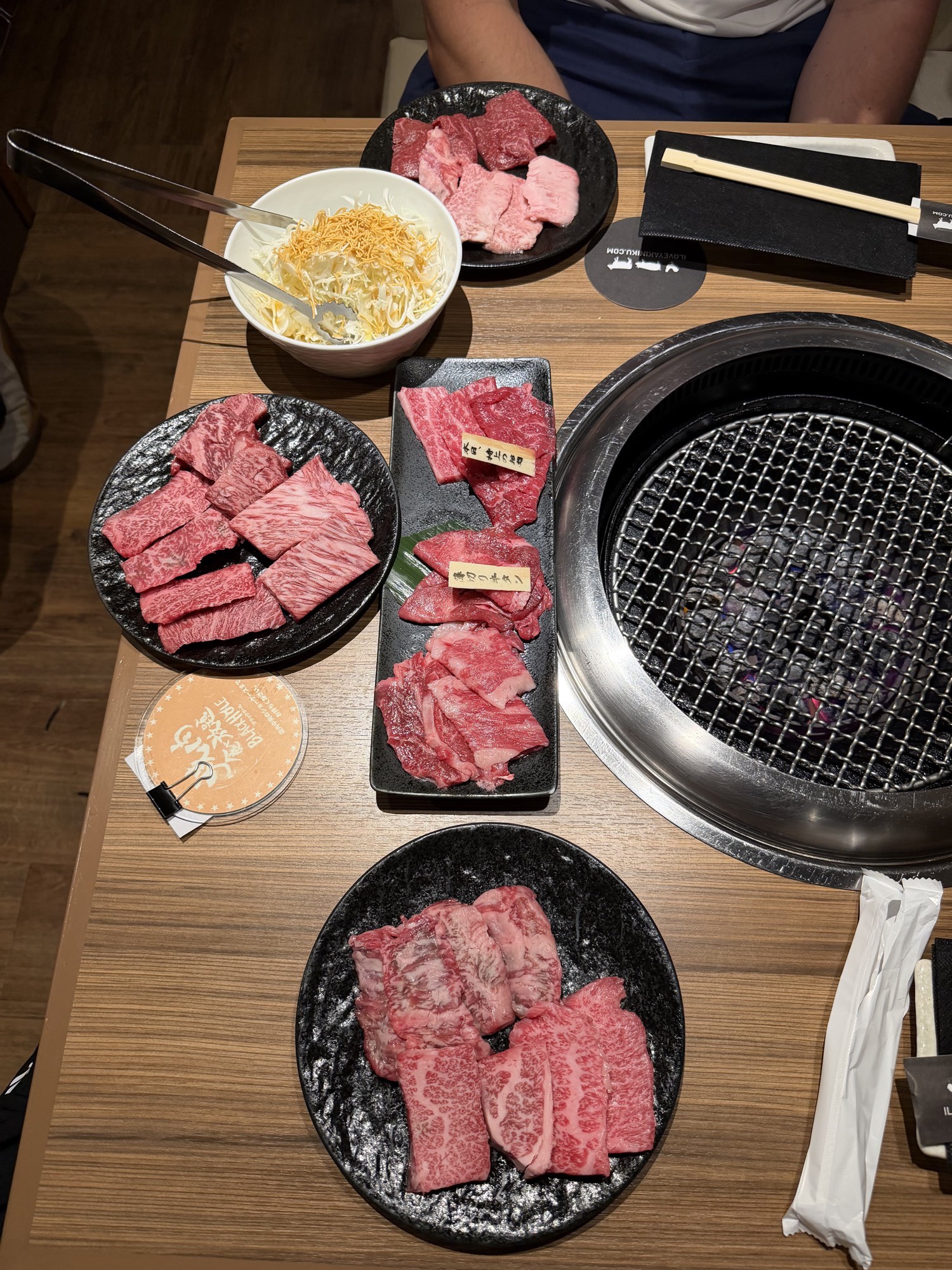 Full table at Yakiniku Black Hole Shinjuku 3-chome